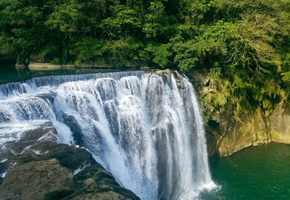 A close up view from the left-hand side of Shifen waterfall