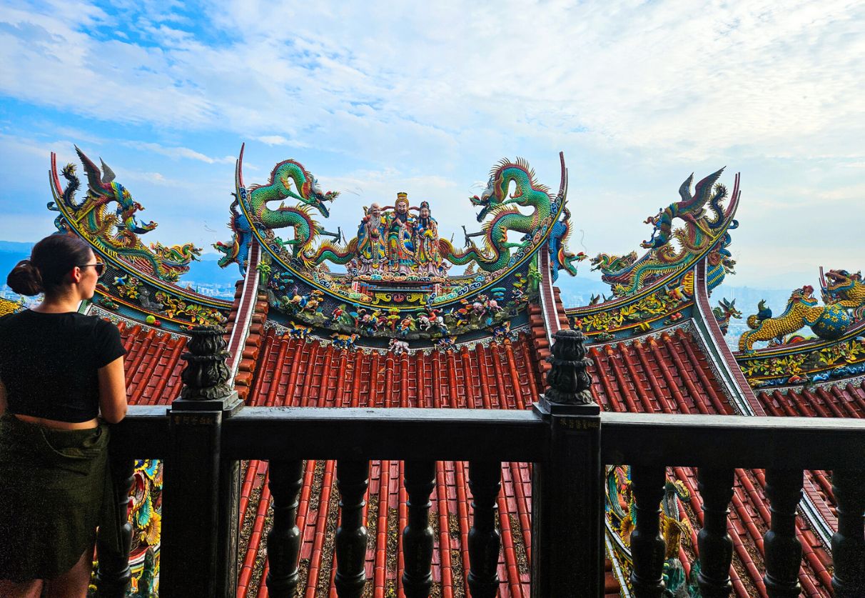 Bishanyan Kaizhang Shengwang Temple: Most beautiful in Taipei?