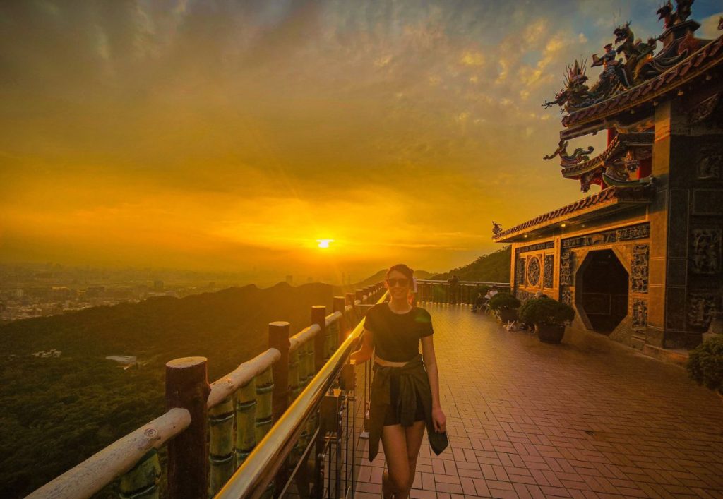 Sunset at the temple in Taiwan